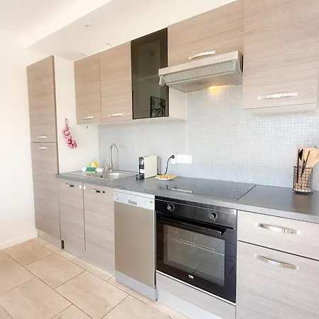 Le Pulco By Apirent #airconditioning #terasse #central