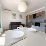 Le Pulco By Apirent #climatisation #balcon #central Cannes