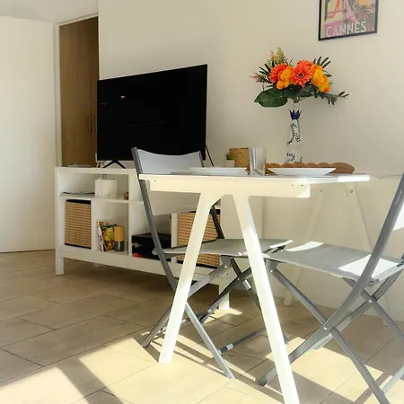 Le Pulco By Apirent #climatisation #balcon #central 戛纳