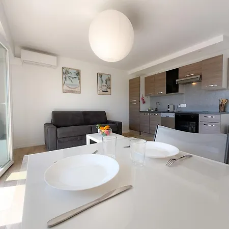 Le Pulco By Apirent #climatisation #balcon #central 칸느